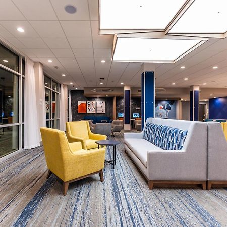 Holiday Inn Express & Suites Charlottesville By Ihg Exteriör bild