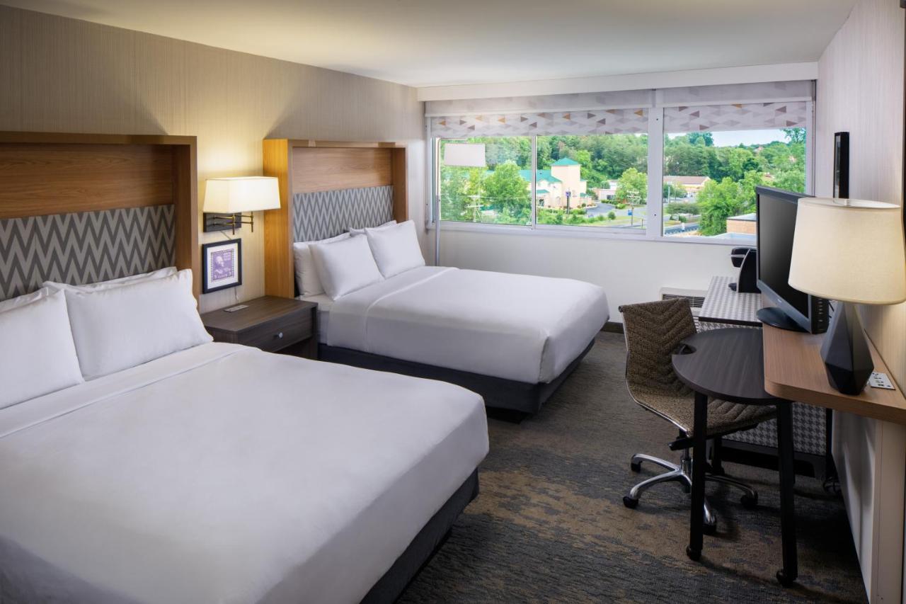 Holiday Inn Express & Suites Charlottesville By Ihg Exteriör bild