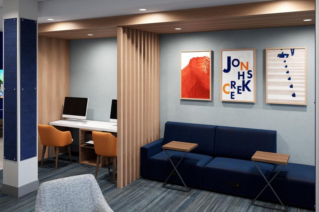Holiday Inn Express & Suites Charlottesville By Ihg Exteriör bild