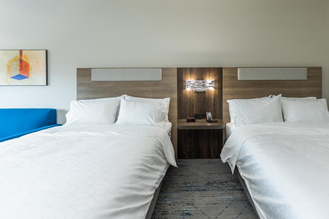 Holiday Inn Express & Suites Charlottesville By Ihg Exteriör bild