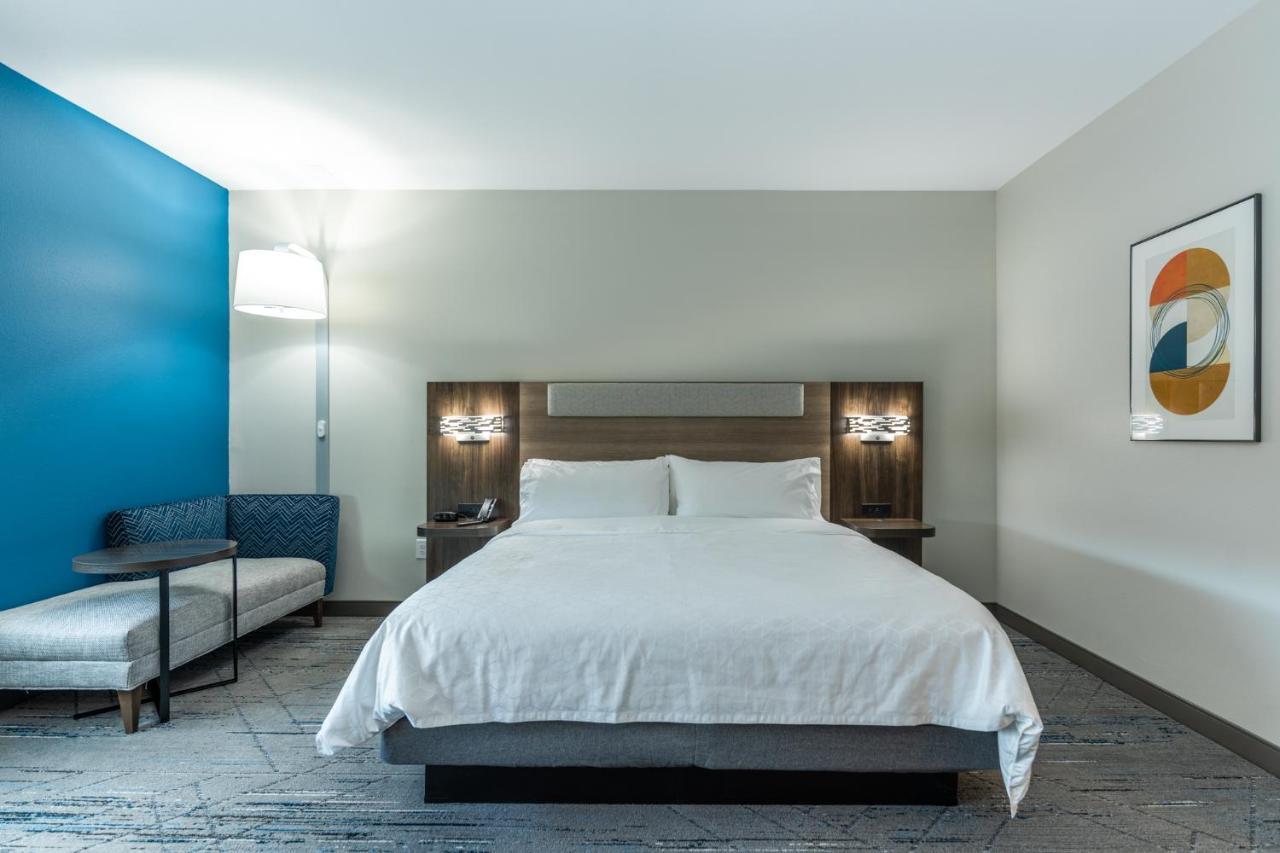 Holiday Inn Express & Suites Charlottesville By Ihg Exteriör bild