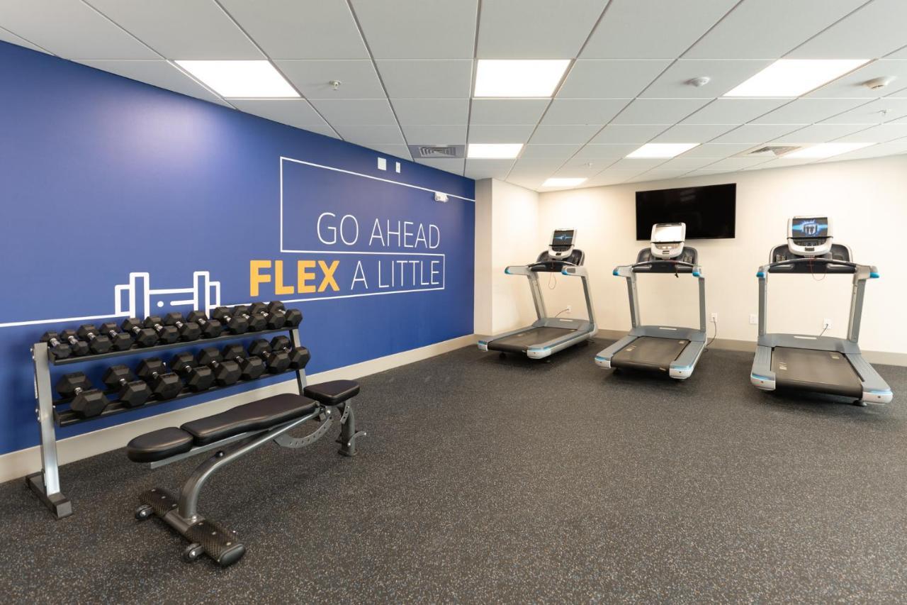 Holiday Inn Express & Suites Charlottesville By Ihg Exteriör bild