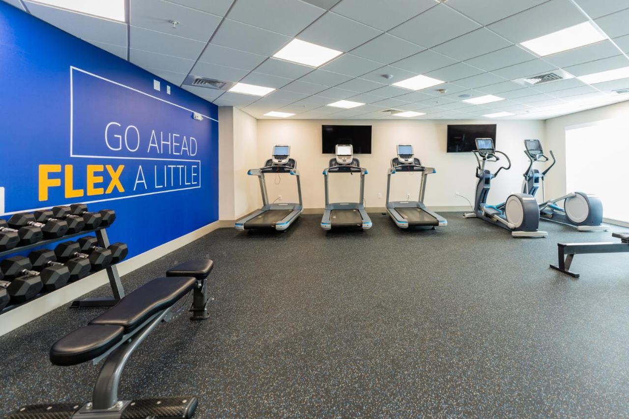 Holiday Inn Express & Suites Charlottesville By Ihg Exteriör bild