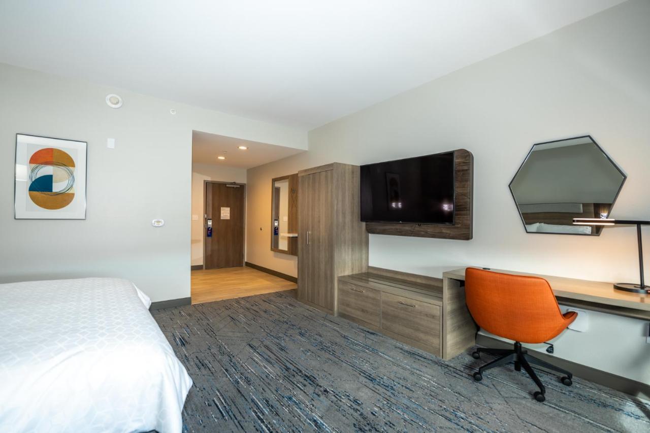 Holiday Inn Express & Suites Charlottesville By Ihg Exteriör bild