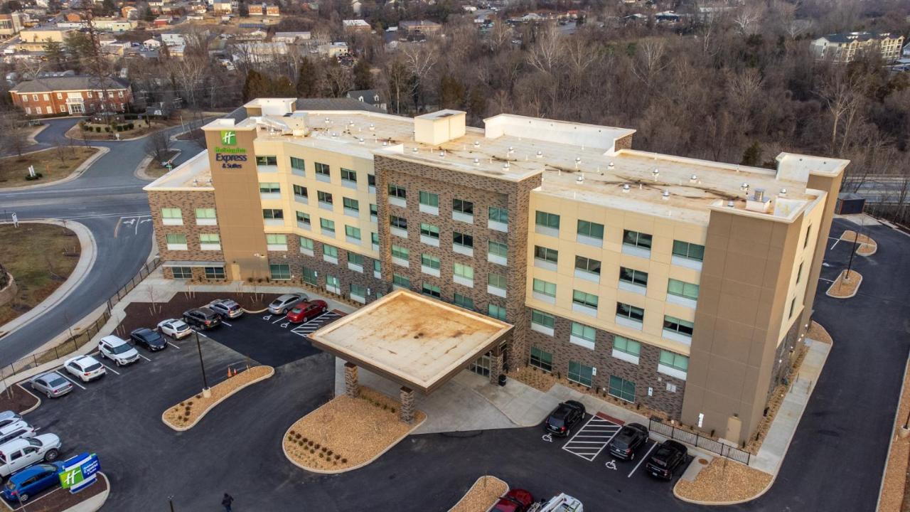 Holiday Inn Express & Suites Charlottesville By Ihg Exteriör bild