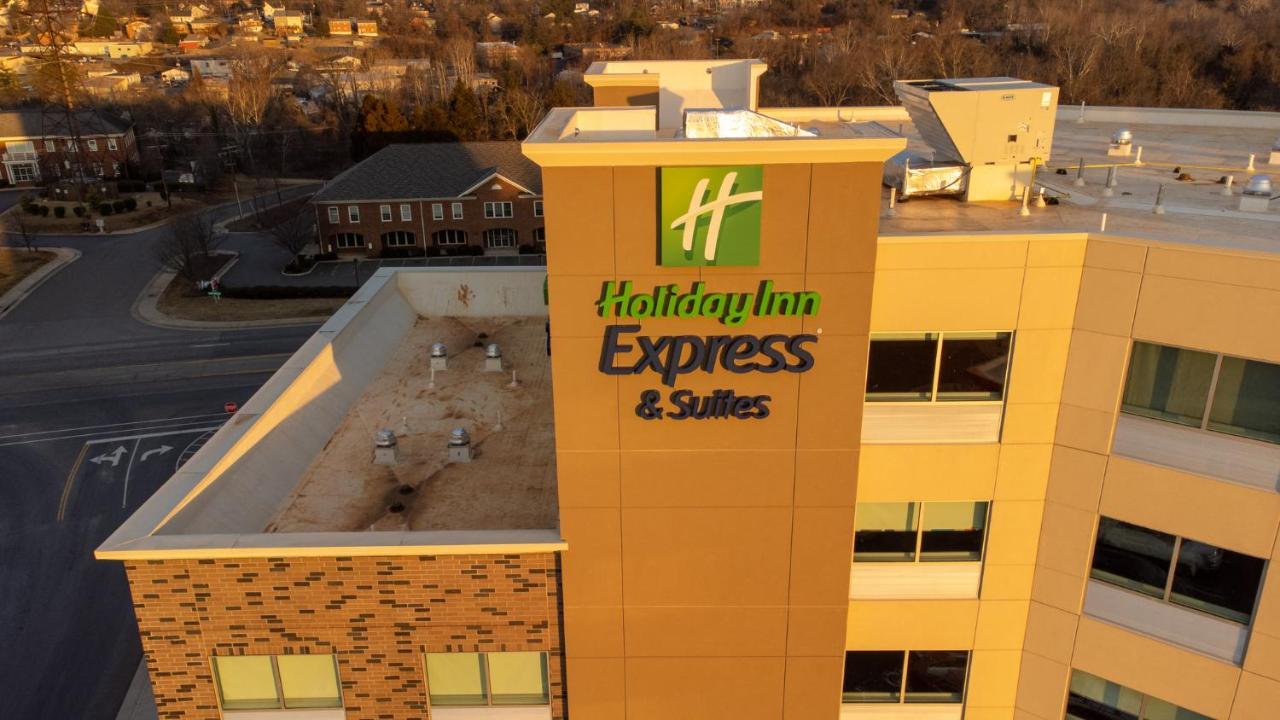 Holiday Inn Express & Suites Charlottesville By Ihg Exteriör bild