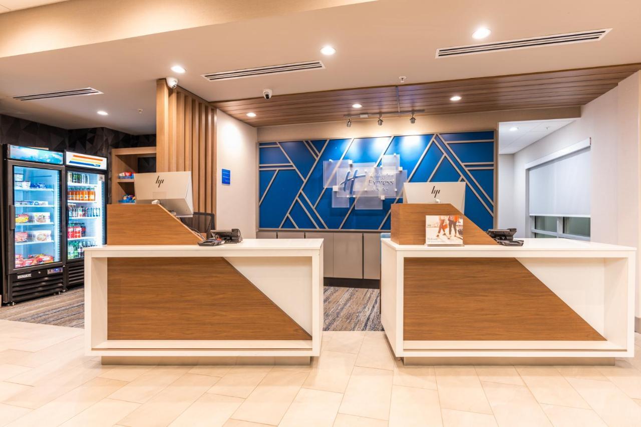 Holiday Inn Express & Suites Charlottesville By Ihg Exteriör bild