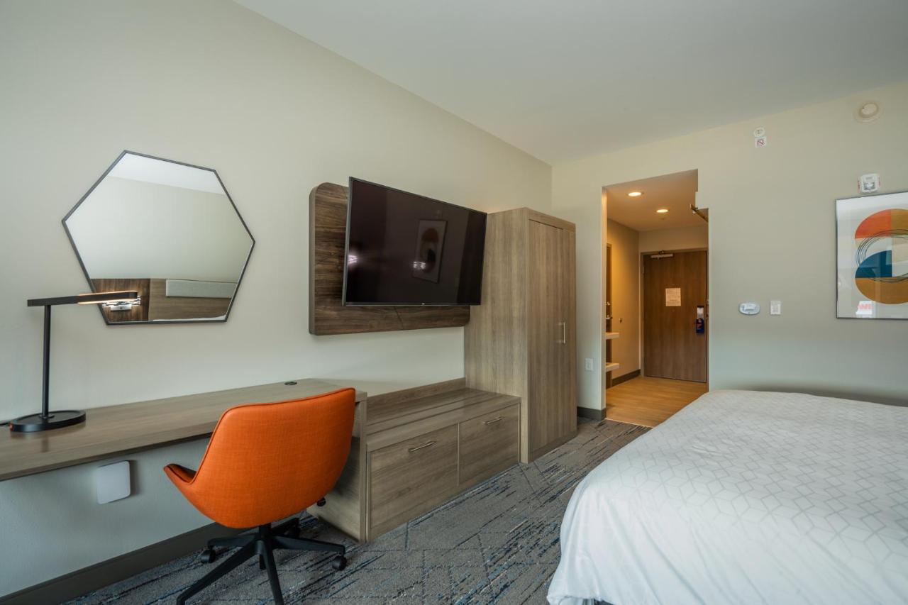 Holiday Inn Express & Suites Charlottesville By Ihg Exteriör bild