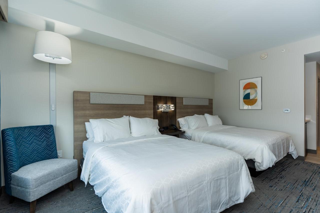 Holiday Inn Express & Suites Charlottesville By Ihg Exteriör bild