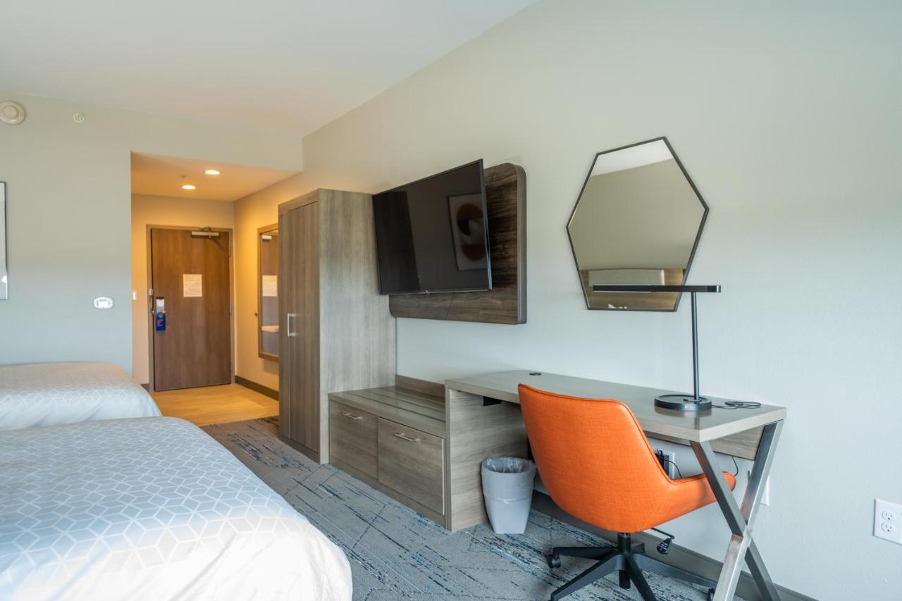 Holiday Inn Express & Suites Charlottesville By Ihg Exteriör bild