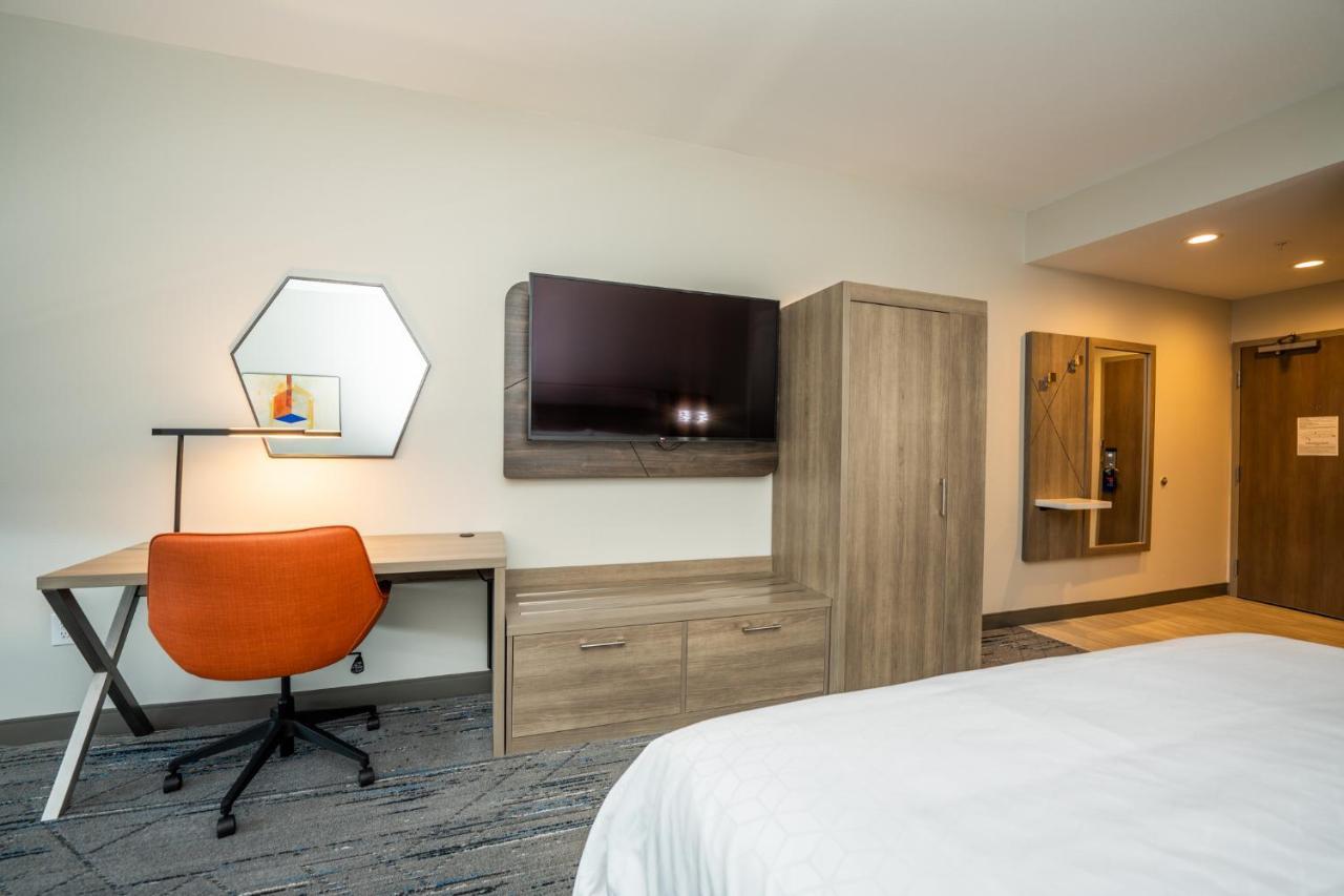Holiday Inn Express & Suites Charlottesville By Ihg Exteriör bild