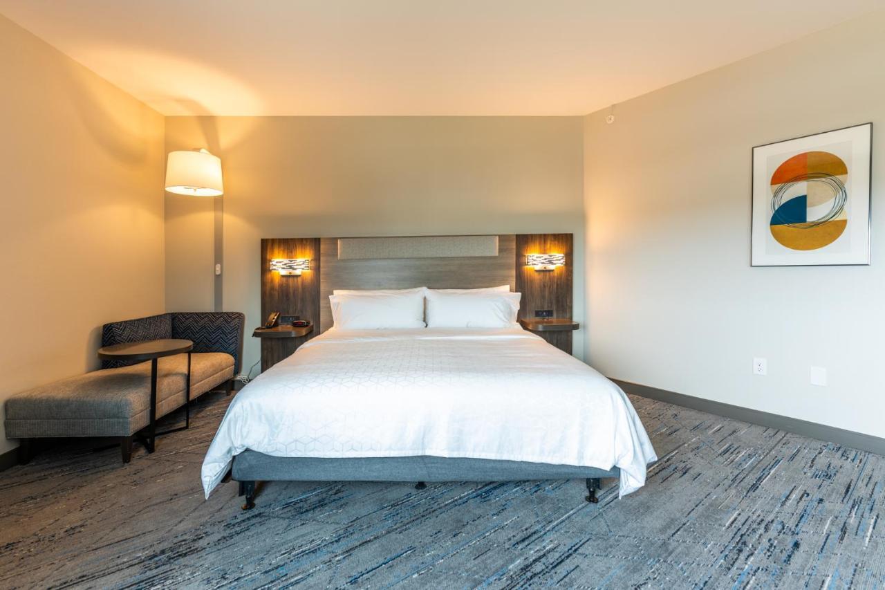 Holiday Inn Express & Suites Charlottesville By Ihg Exteriör bild
