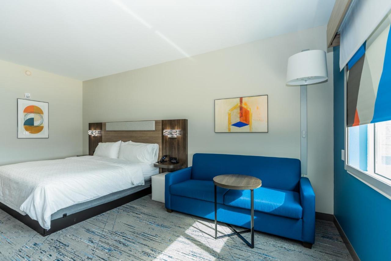 Holiday Inn Express & Suites Charlottesville By Ihg Exteriör bild