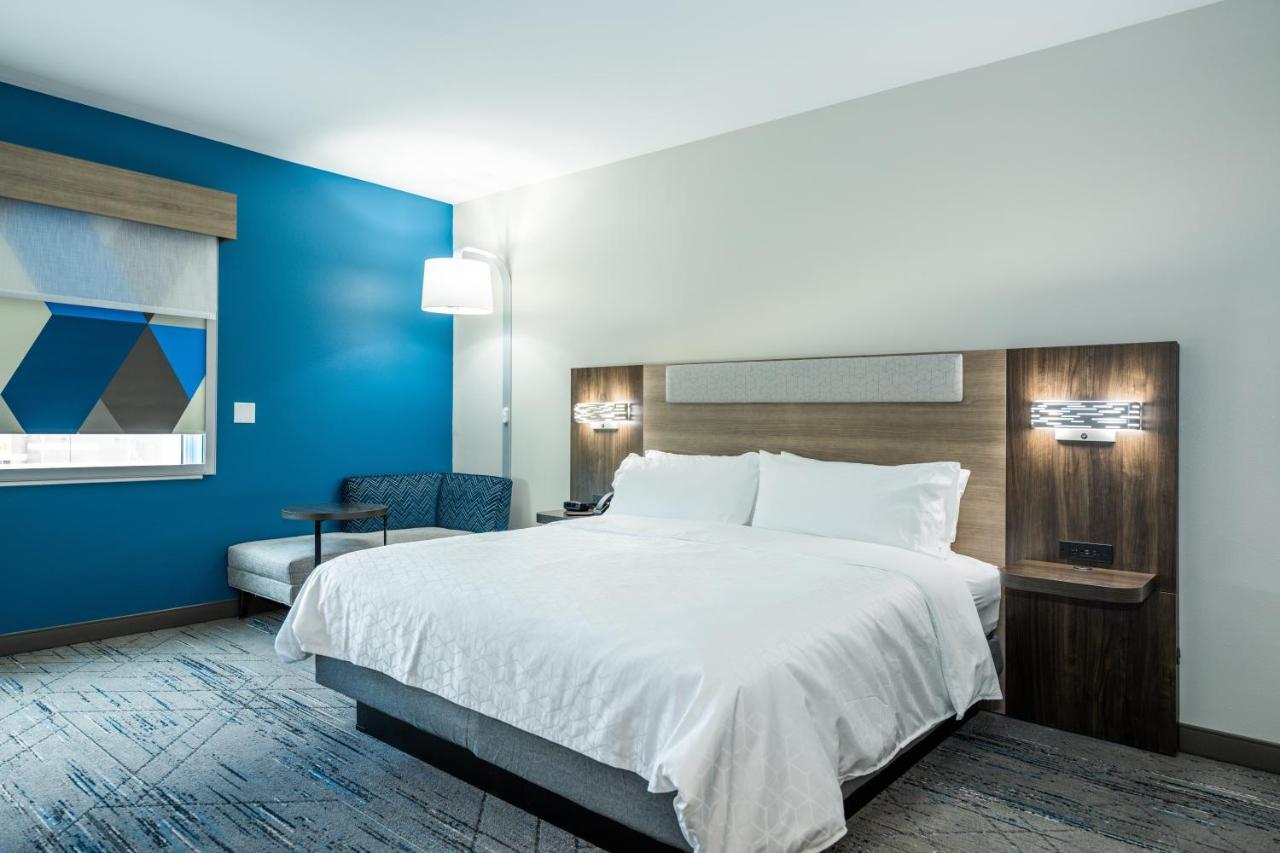 Holiday Inn Express & Suites Charlottesville By Ihg Exteriör bild