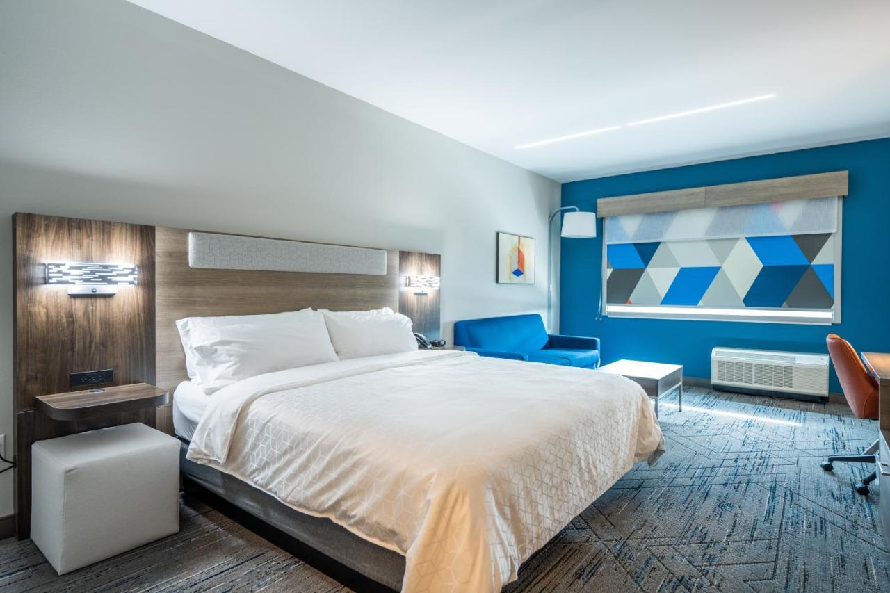 Holiday Inn Express & Suites Charlottesville By Ihg Exteriör bild